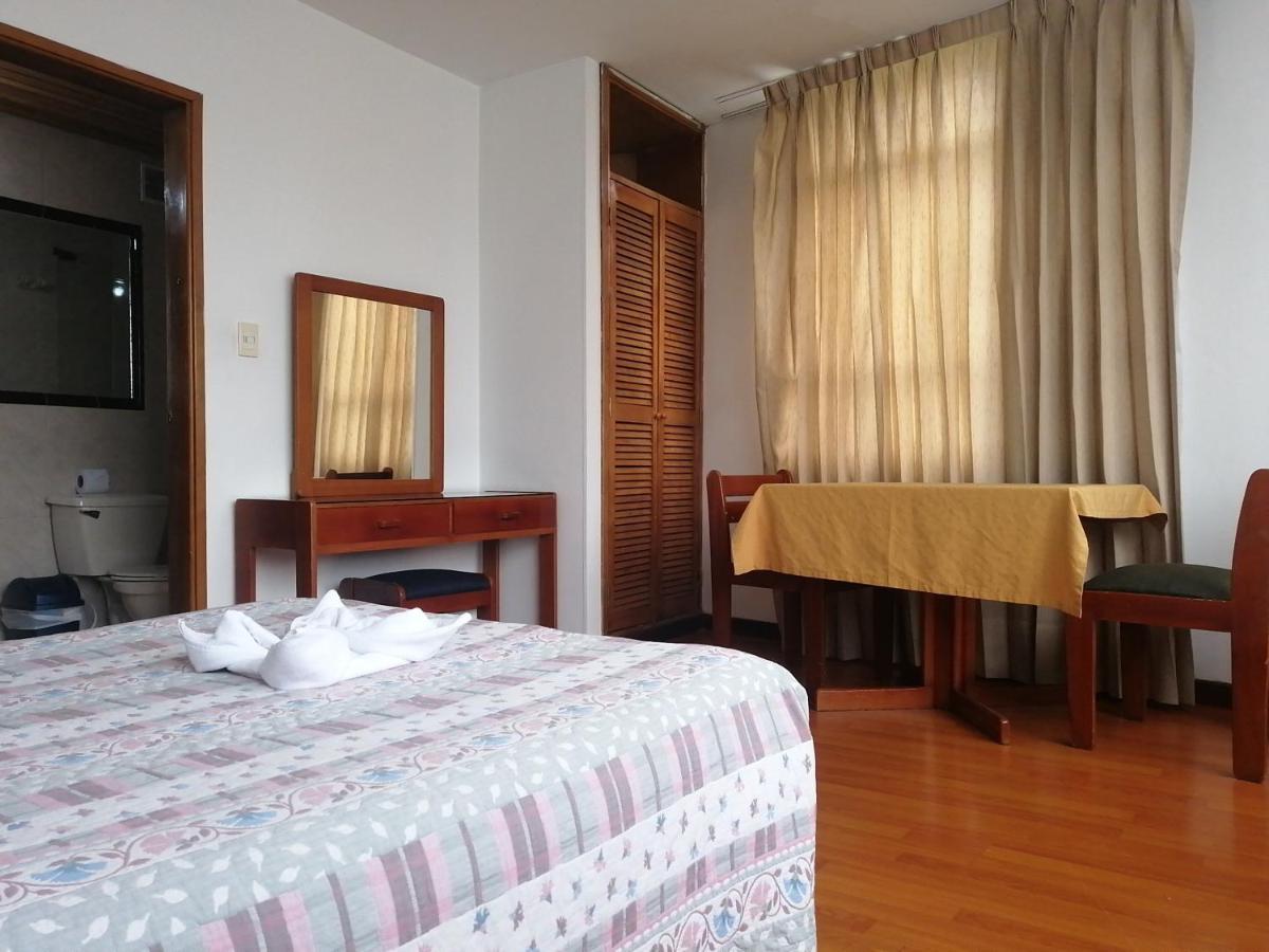 Hotel Santa Monica Bogota Buitenkant foto