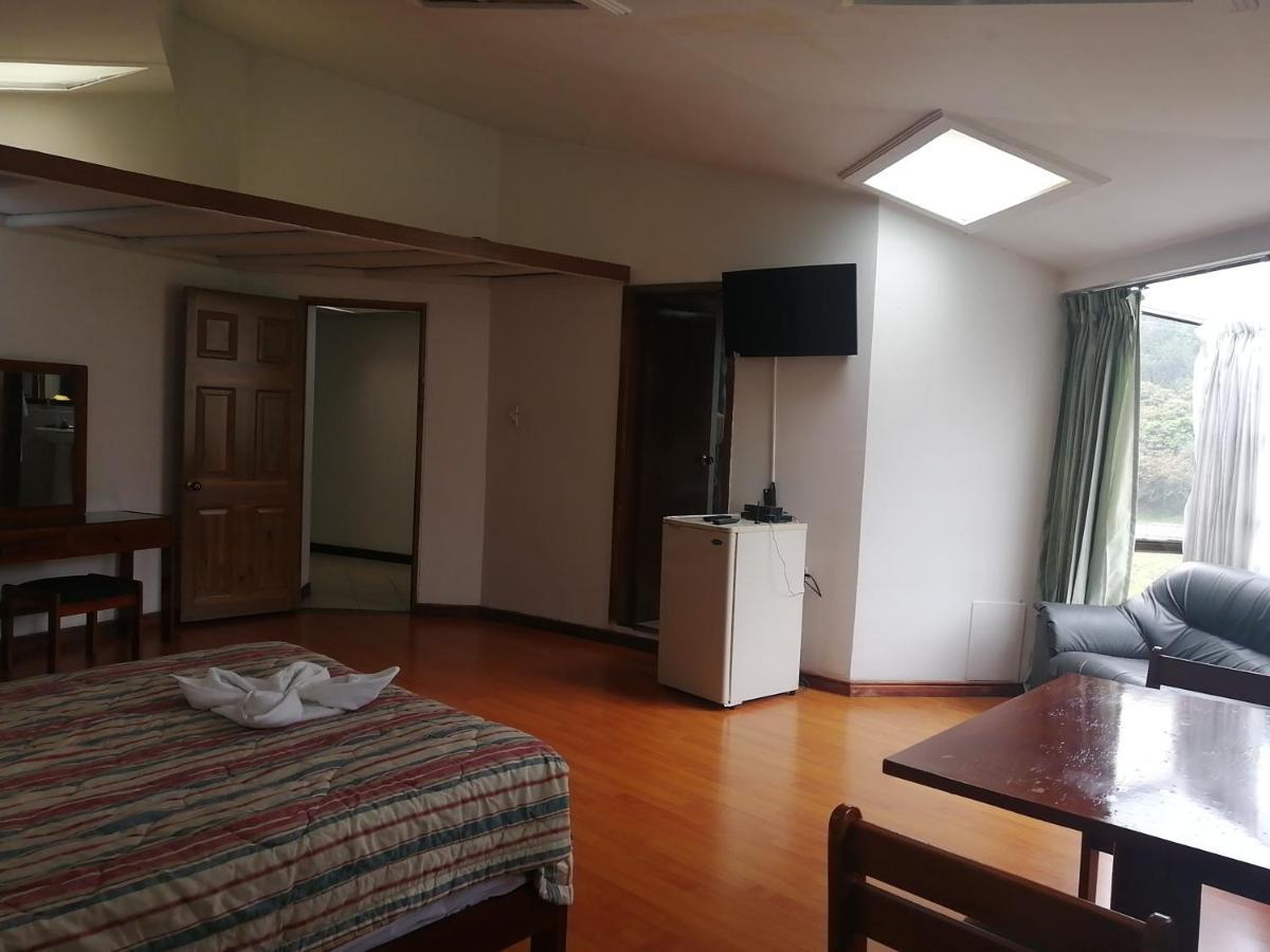 Hotel Santa Monica Bogota Buitenkant foto